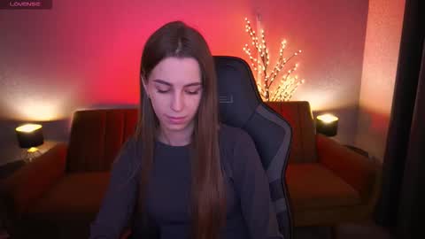 stellahoneywell online show from 11-30-25, 07:01