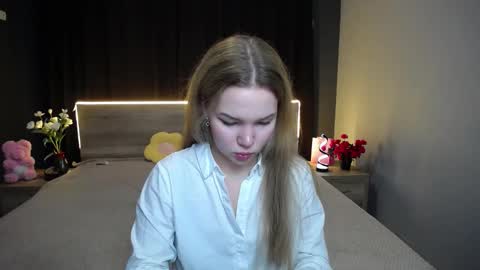 stellalights online show from 11-19-25, 01:33