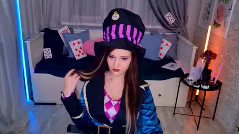 Stella online show from 10-31-25, 04:52