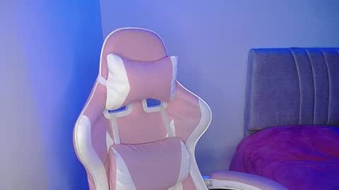 Emma online show from 02-24-25, 01:13