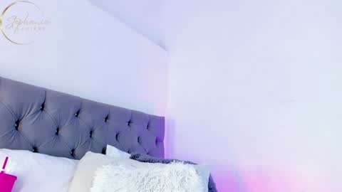 Snapshot of stephania_aguirre_ chatting on 01-09-25, 02:18 Stephania online show from 01-09-25, 02:18