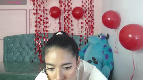 Stephania online show from 02-15-25, 01:38