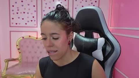 Snapshot of stephania_t chatting on 10-11-25, 11:42 Stephania online show from 10-11-25, 11:42