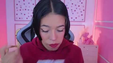 Snapshot of stephania_t chatting on 10-23-25, 11:42 Stephania online show from 10-23-25, 11:42