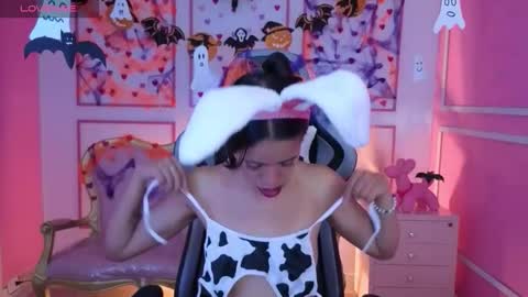 Snapshot of stephania_t chatting on 10-25-25, 12:23 Stephania online show from 10-25-25, 12:23