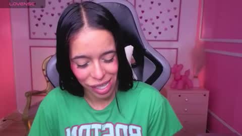 Stephania online show from 12-21-25, 12:34