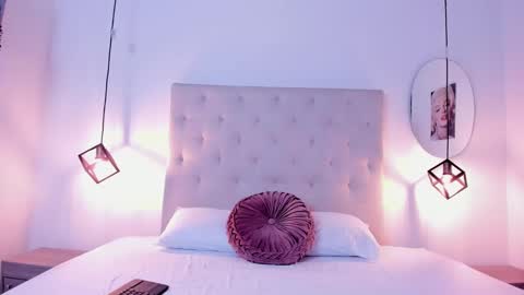 Snapshot of stephanie_ross_ chatting on 01-22-25, 11:32 Stephanie online show from 01-22-25, 11:32