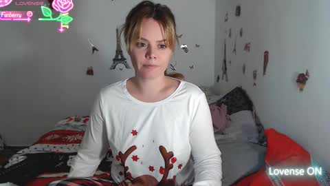 Snapshot of stephaniewild chatting on 12-01-25, 10:20 Stephanie online show from 12-01-25, 10:20