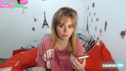 Snapshot of stephaniewild chatting on 12-04-25, 11:08 Stephanie online show from 12-04-25, 11:08