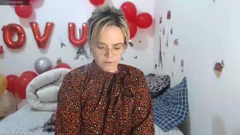 Snapshot of stephaniewild chatting on 02-23-26, 11:07 Stephanie online show from 02-23-26, 11:07