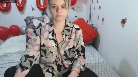 Snapshot of stephaniewild chatting on 02-27-26, 11:32 Stephanie online show from 02-27-26, 11:32