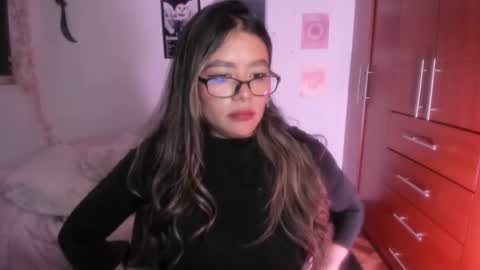 Stephanie  online show from 01-18-26, 03:32