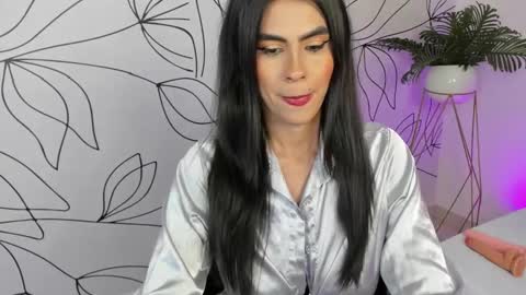 S T E P H A N Y A online show from 12-17-24, 05:07