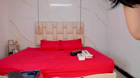 Stefanny online show from 12-19-24, 01:28
