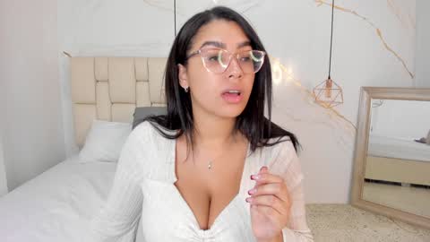 Stefanny online show from 01-24-25, 09:47