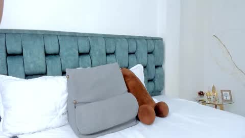 Stefanny online show from 11-30-25, 01:20