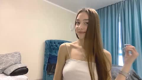 Snapshot of stepheniepettry chatting on 10-15-25, 12:49 Hello My name is Adele im new model here and little but shy but curious. online show from 10-15-25, 12:49
