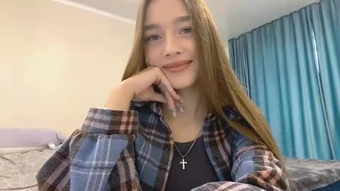 Snapshot of stepheniepettry chatting on 10-16-25, 12:06 Hello My name is Adele im new model here and little but shy but curious. online show from 10-16-25, 12:06