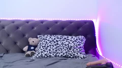 Snapshot of stepmommy19 chatting on 10-16-25, 08:21 StepMommy19 online show from 10-16-25, 08:21