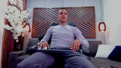    online show from 02-04-26, 08:03