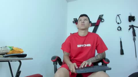 Snapshot of steven19_latinboy chatting on 11-07-25, 11:43 Steven online show from 11-07-25, 11:43