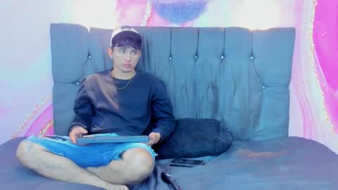 Snapshot of steven19_latinboy chatting on 11-29-25, 11:24 Steven online show from 11-29-25, 11:24