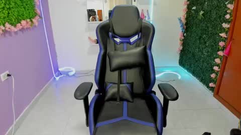 steven_emily online show from 02-05-25, 08:57