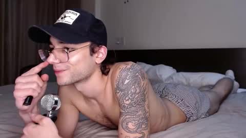 Snapshot of steveoceanbeanhuge chatting on 02-14-25, 08:37 Alex online show from 02-14-25, 08:37