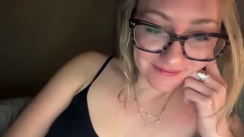 Snapshot of steviegirl4u chatting on 02-01-25, 08:29 StevieGirl4U online show from 02-01-25, 08:29