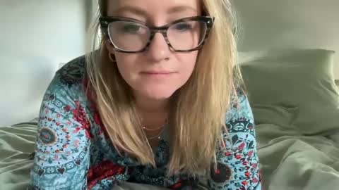 Snapshot of steviegirl4u chatting on 02-04-25, 05:12 StevieGirl4U online show from 02-04-25, 05:12