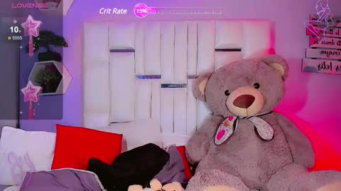 Snapshot of steyseequeen chatting on 02-11-25, 10:50 Steisee Reyes online show from 02-11-25, 10:50