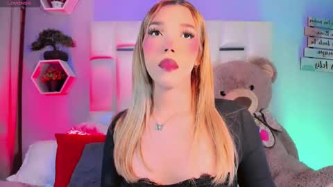Snapshot of steyseequeen chatting on 09-19-25, 07:10 Steisee Reyes online show from 09-19-25, 07:10