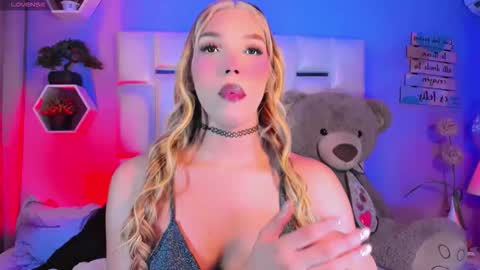 Snapshot of steyseequeen chatting on 09-26-25, 01:20 Steisee Reyes online show from 09-26-25, 01:20