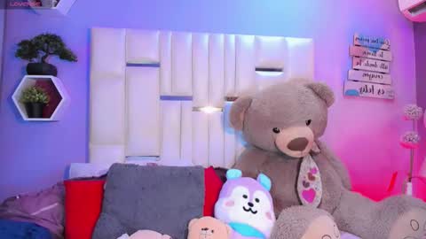Snapshot of steyseequeen chatting on 09-27-25, 07:57 Steisee Reyes online show from 09-27-25, 07:57