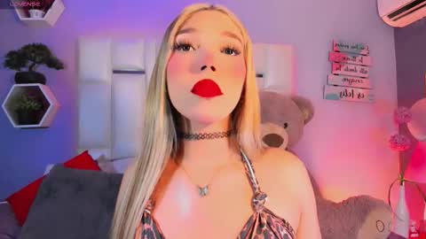 Snapshot of steyseequeen chatting on 10-10-25, 06:23 Steisee Reyes online show from 10-10-25, 06:23