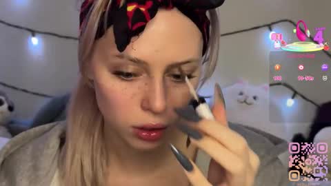 Snapshot of stillsweety chatting on 03-20-26, 10:25 stillsweety online show from 03-20-26, 10:25