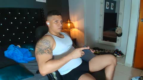 Snapshot of stily_santos_ chatting on 09-23-25, 03:20 stily online show from 09-23-25, 03:20