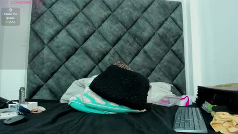 stivenbenet1 online show from 12-15-24, 10:04