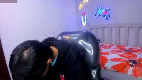 Stiwen online show from 10-13-25, 01:44