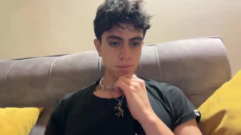 Snapshot of stolas_ying chatting on 02-14-26, 01:13 Stolas online show from 02-14-26, 01:13