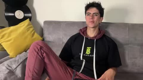 Snapshot of stolas_ying chatting on 02-19-26, 12:06 Stolas online show from 02-19-26, 12:06