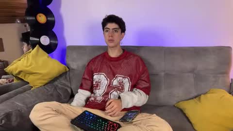 Snapshot of stolas_ying chatting on 02-24-26, 11:25 Stolas online show from 02-24-26, 11:25