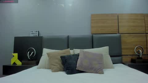 Snapshot of stone_lee_ chatting on 10-12-25, 08:41 Stone Lee online show from 10-12-25, 08:41