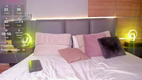 Snapshot of stone_lee_ chatting on 10-13-25, 08:47 Stone Lee online show from 10-13-25, 08:47