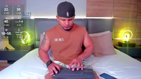 Snapshot of stone_lee_ chatting on 10-16-25, 01:28 Stone Lee online show from 10-16-25, 01:28