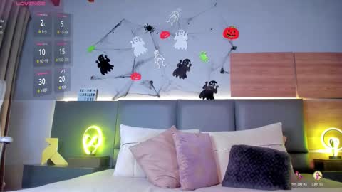 Snapshot of stone_lee_ chatting on 10-26-25, 07:14 Stone Lee online show from 10-26-25, 07:14