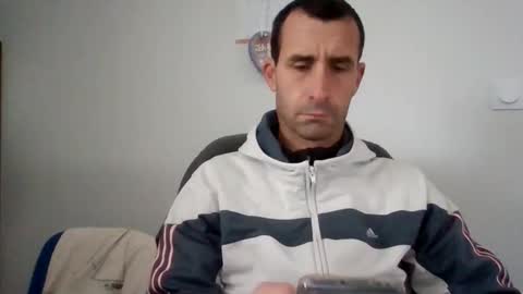 Snapshot of storanex chatting on 12-19-25, 10:33 storanex online show from 12-19-25, 10:33