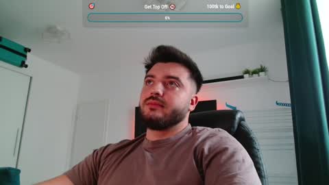 Snapshot of stoulmeu chatting on 04-11-26, 02:21 Jack online show from 04-11-26, 02:21