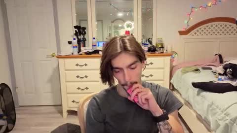 str8whiteboy21 online show from 11-26-25, 06:36