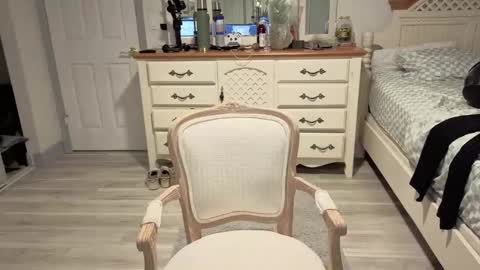 str8whiteboy21 online show from 12-02-25, 09:21